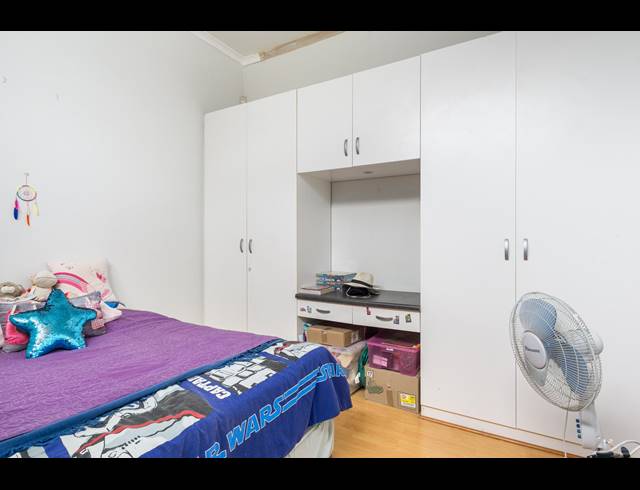 2 BEDROOM HOUSE TO LET IN WOODSTOCK